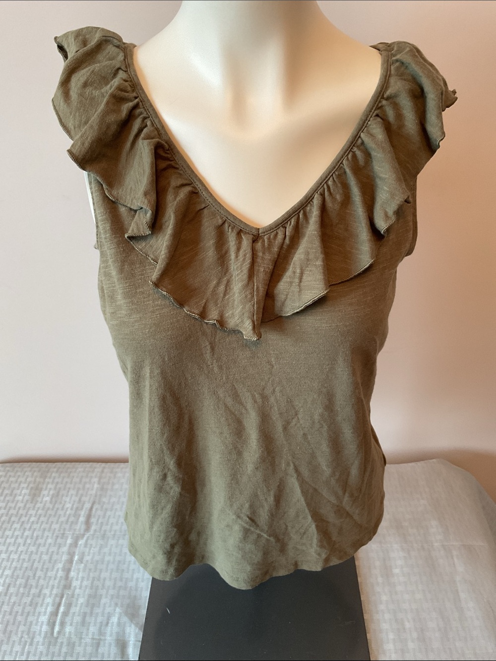 GAP Ruffle V-Neck Top